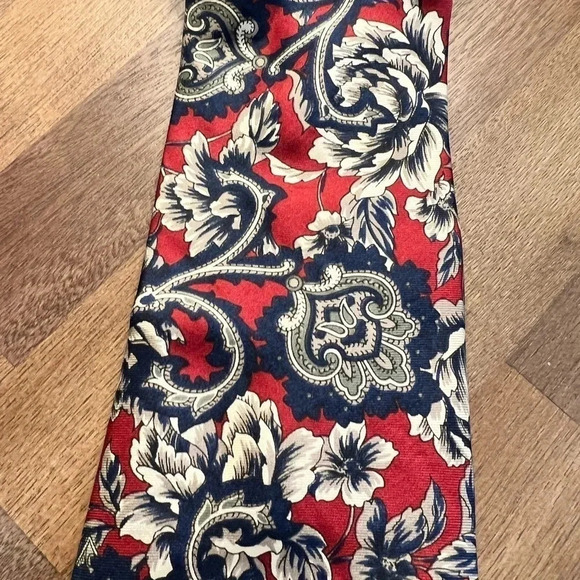 Pierre Cardin Paisley Red and Blue Mens tie - Picture 2 of 3